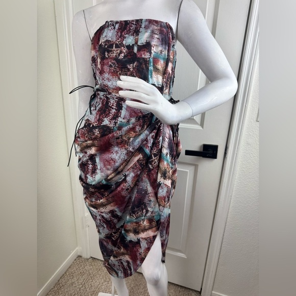 PrettyLittleThing Dresses & Skirts - Pretty Little Thing Abstract Print Women's Dress Size 8. B14